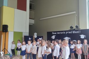 Pożegnanie przez młodsze grupy
