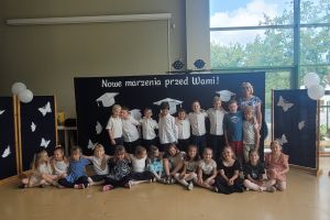 Pożegnanie przez młodsze grupy