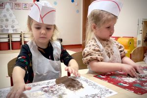 pieczemy świąteczne pierniczki