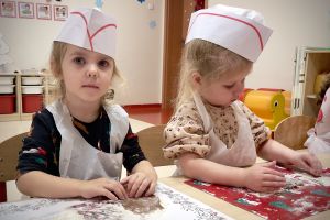 pieczemy świąteczne pierniczki