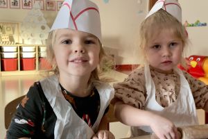 pieczemy świąteczne pierniczki