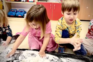 świąteczne zabawy sensoplastyczne