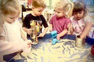 świąteczne zabawy sensoplastyczne