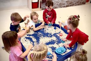 świąteczne zabawy sensoplastyczne