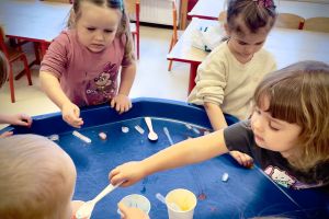 Zimowe zabawy sensoplastyczne