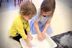 Zimowe zabawy sensoplastyczne