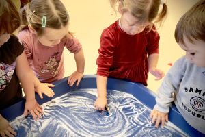 Zimowe zabawy sensoplastyczne