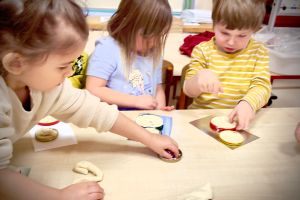 Zimowe zabawy sensoplastyczne