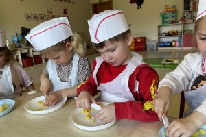 Robimy sałatkę z owoców egzotycznych