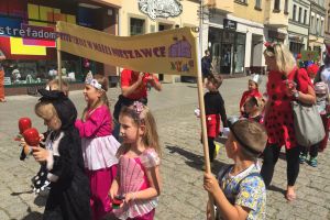 parada postaci