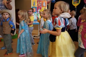 dzień postaci z bajek