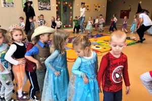 dzień postaci z bajek