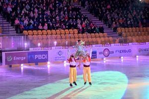 pokaz rewii na lodzie