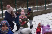 Zabawy zimowe na śniegu