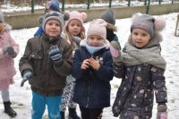 Zabawy zimowe na śniegu