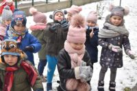 Zabawy zimowe na śniegu