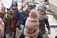 Zabawy zimowe na śniegu