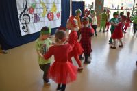 Przedszkolny Przegląd Piosenki "Od gruszki do pietruszki"