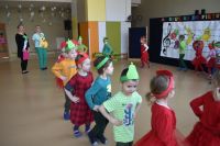 Przedszkolny Przegląd Piosenki "Od gruszki do pietruszki"