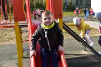 Wiosenne zabawy na placu zabaw