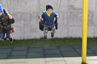 Wiosenne zabawy na placu zabaw