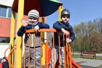 Wiosenne zabawy na placu zabaw