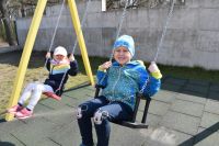 Wiosenne zabawy na placu zabaw