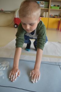 Nasza flaga- praca plastyczna