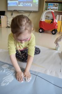 Nasza flaga- praca plastyczna