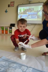 Nasza flaga- praca plastyczna