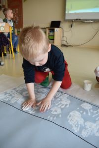 Nasza flaga- praca plastyczna