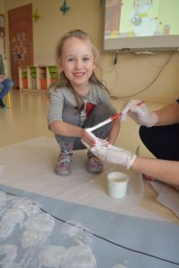 Nasza flaga- praca plastyczna