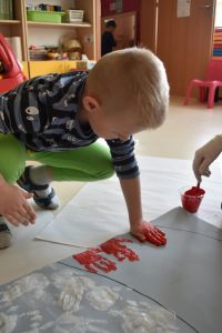 Nasza flaga- praca plastyczna