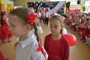 pokaz mody patriotycznej