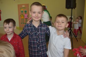 pokaz mody patriotycznej