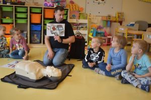 zajęcia edukacyjne z ratownikiem medycznym