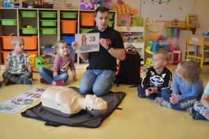 zajęcia edukacyjne z ratownikiem medycznym
