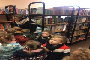Biedronki w bibliotece