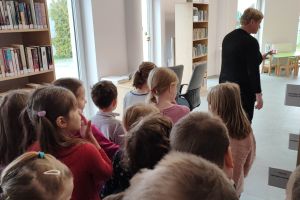 wizyta w Gminnej Bibliotece Publicznej w Małej Nieszawce