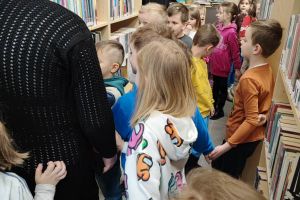 wizyta w Gminnej Bibliotece Publicznej w Małej Nieszawce