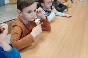 wizyta w Gminnej Bibliotece Publicznej w Małej Nieszawce
