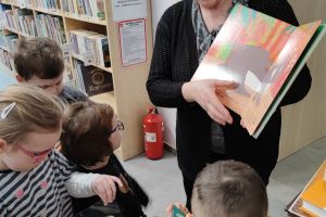 wizyta w Gminnej Bibliotece Publicznej w Małej Nieszawce