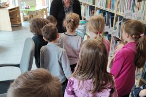 wizyta w Gminnej Bibliotece Publicznej w Małej Nieszawce