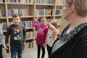 wizyta w Gminnej Bibliotece Publicznej w Małej Nieszawce