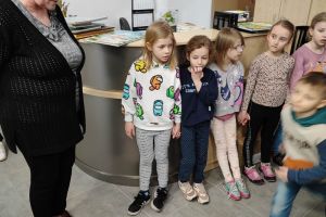 wizyta w Gminnej Bibliotece Publicznej w Małej Nieszawce