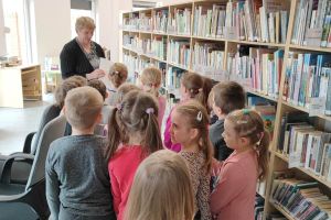 wizyta w Gminnej Bibliotece Publicznej w Małej Nieszawce