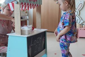 zabawa w lodziarnię