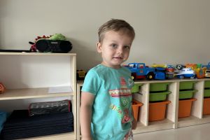 Pierwsze dni dzieci z grupy biedronek w przedszkolu