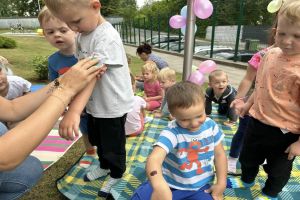 448014356_8321506217878029_4998018992027384479_npiknik dzieci z grupy biedronki
