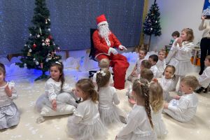 Spotkanie świąteczne, spektakl "W Aniołkowie"